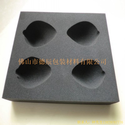 海綿內(nèi)托對(duì)各行各業(yè)產(chǎn)品起到絕緣、密封、防震、防塵、填充、隔音、固定，能夠保護(hù)包裝產(chǎn)品在運(yùn)輸過程中安然無恙，起到保護(hù)產(chǎn)品的一個(gè)作用，同時(shí)可以美化產(chǎn)品，提升產(chǎn)品檔次。